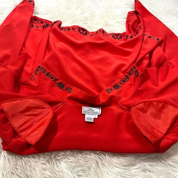 Vintage 100% Silk Red w/ Black Embroidering 2 Button Cardigan Open Blouse - Picture 9 of 16